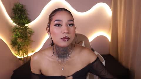 anaya_olyx online show from September 25, 2025, 5:11 am