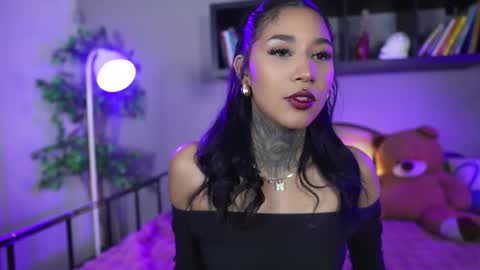 anaya_olyx online show from October 10, 2025, 6:34 am