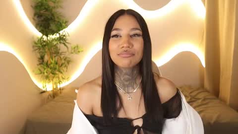 anaya_olyx online show from October 27, 2025, 6:17 am