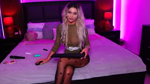 anaysobsessionxo online show from June 12, 2026, 1:26 am