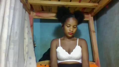 Snapshot of andiscah21 chatting on October 16, 2025, 7:04 pm Rasoa Edime Anissia online show from October 16, 2025, 7:04 pm