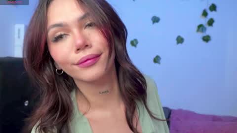 Andra de la Rosse online show from February 12, 2026, 9:43 pm