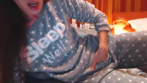 Andra online show from October 3, 2025, 12:07 am