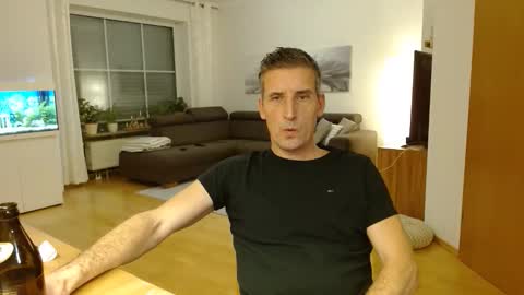 Name online show from November 30, 2025, 3:38 pm