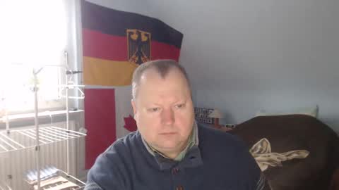 Snapshot of andre124231 chatting on December 13, 2024, 9:35 am Andre online show from December 13, 2024, 9:35 am