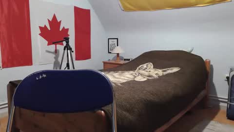 Snapshot of andre124231 chatting on October 9, 2025, 5:11 pm Andre online show from October 9, 2025, 5:11 pm