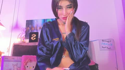 Andrea  online show from December 31, 2024, 10:37 am