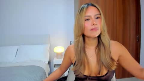 andrea online show from October 10, 2025, 12:31 am