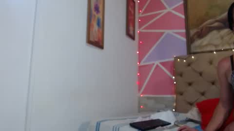 andrea ospina1 online show from March 10, 2025, 8:45 pm