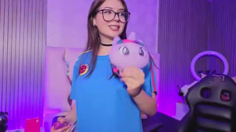 andrea_tay1 online show from July 3, 2026, 7:20 pm