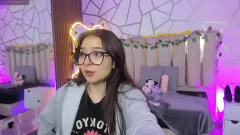andrea_tay1 online show from July 25, 2026, 11:52 am