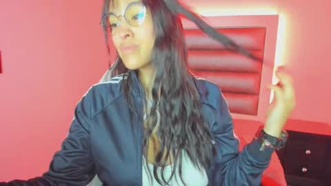 andreabrunet online show from November 14, 2025, 12:37 pm