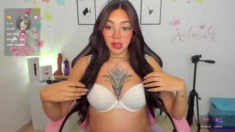 Snapshot of andreag_ chatting on May 13, 2026, 5:49 am Andrea online show from May 13, 2026, 5:49 am
