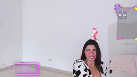 Snapshot of andreandtatty chatting on March 25, 2026, 9:43 pm Hi im Tatty Heaven online show from March 25, 2026, 9:43 pm