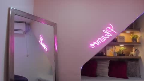 Andre Castaneda online show from November 15, 2025, 11:29 am