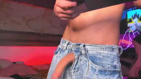 andrees_s online show from December 3, 2025, 1:13 am