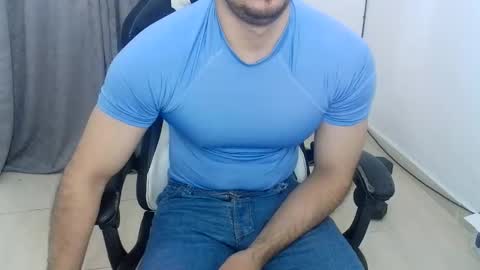 andres180950734 online show from December 1, 2025, 11:59 am