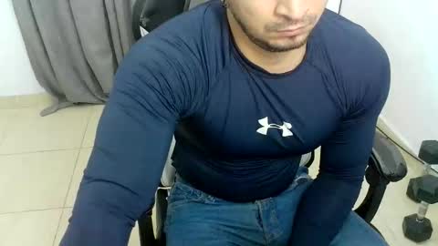 andres180950734 online show from March 27, 2026, 11:32 am