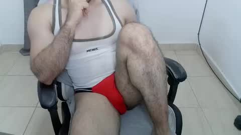 Snapshot of andres180950734 chatting on April 24, 2026, 12:35 am andres180950734 online show from April 24, 2026, 12:35 am