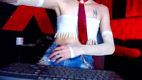 Snapshot of andres992563 chatting on May 11, 2026, 4:04 pm Alann online show from May 11, 2026, 4:04 pm