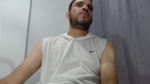 Snapshot of andres_blanco_ chatting on October 15, 2025, 11:10 am i am Andres online show from October 15, 2025, 11:10 am