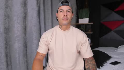 Snapshot of andres_clark chatting on January 12, 2025, 2:52 pm insta andres clark online show from January 12, 2025, 2:52 pm