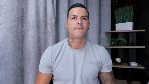 Snapshot of andres_clark chatting on January 16, 2025, 6:27 pm insta andres clark online show from January 16, 2025, 6:27 pm