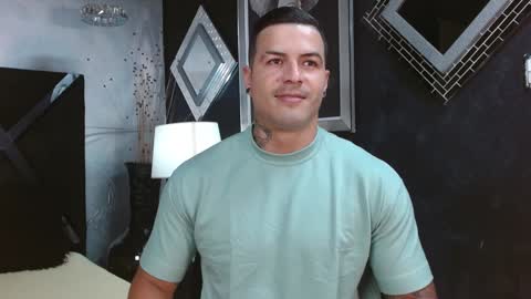 Snapshot of andres_clark chatting on January 17, 2025, 5:51 pm insta andres clark online show from January 17, 2025, 5:51 pm