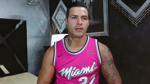 Snapshot of andres_clark chatting on January 25, 2025, 11:22 pm insta andres clark online show from January 25, 2025, 11:22 pm