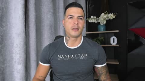 Snapshot of andres_clark chatting on February 5, 2025, 6:04 pm insta andres clark online show from February 5, 2025, 6:04 pm