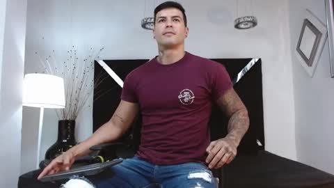 Snapshot of andres_clark chatting on February 21, 2025, 6:04 pm insta andres clark online show from February 21, 2025, 6:04 pm