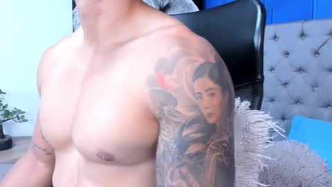 Snapshot of andres_clark chatting on October 16, 2025, 5:58 pm insta andres clark online show from October 16, 2025, 5:58 pm