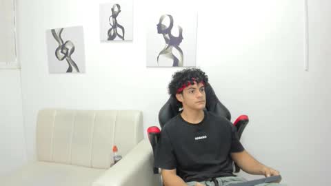 andres_cream online show from September 19, 2025, 12:28 pm