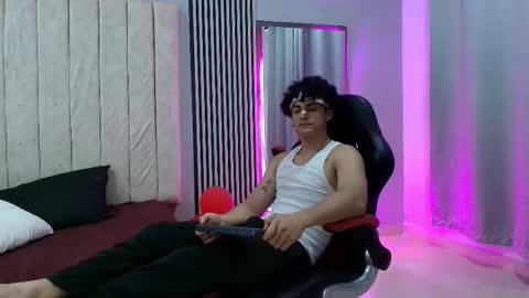 andres_cream online show from September 23, 2025, 4:15 am