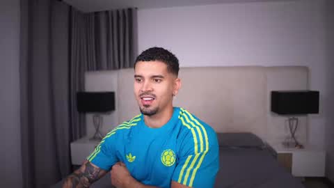 Snapshot of andres_fit09 chatting on July 8, 2026, 1:10 am Andres Lopez online show from July 8, 2026, 1:10 am