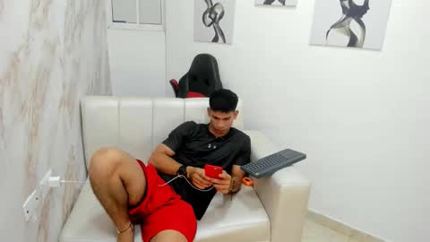 andres_stud online show from October 16, 2025, 4:02 am