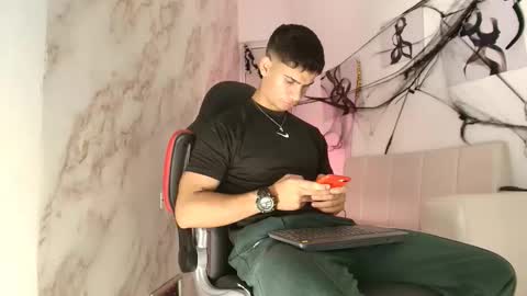 ANDRES  online show from October 26, 2025, 4:40 am