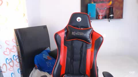 Andres white online show from November 5, 2025, 9:48 pm