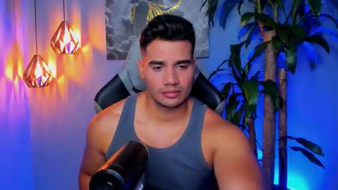 Andres online show from November 13, 2025, 2:43 am