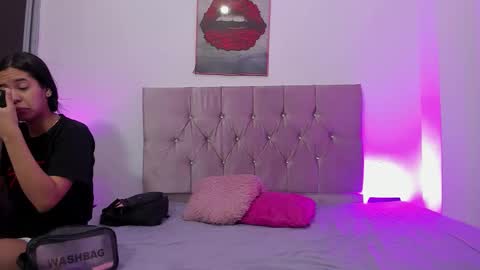 Snapshot of andretiiandcamila chatting on September 16, 2025, 12:39 pm andretiiandcamila online show from September 16, 2025, 12:39 pm