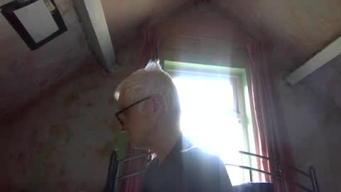 Snapshot of andrew160258 chatting on July 8, 2026, 10:42 am Andrew online show from July 8, 2026, 10:42 am