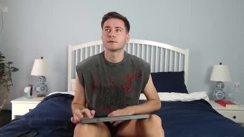 Justin Andrew online show from September 25, 2025, 9:57 am