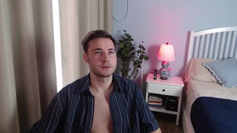 Justin Andrew online show from October 5, 2025, 9:40 am