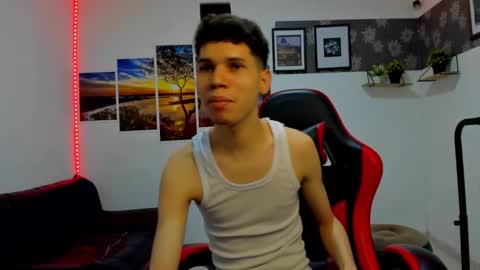 andrew_2811 online show from November 8, 2025, 5:07 am