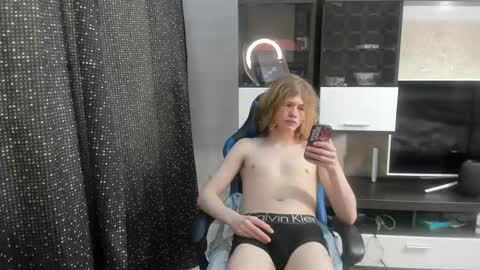 Snapshot of andrew_bolden chatting on May 4, 2026, 7:26 am Andrew online show from May 4, 2026, 7:26 am