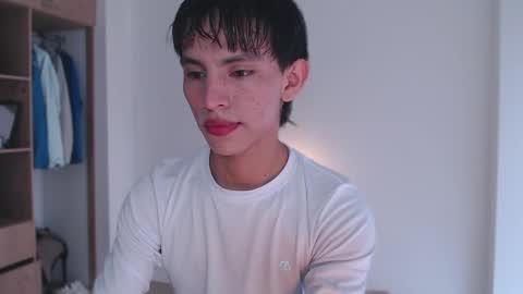 Snapshot of andrew_courtz chatting on February 16, 2026, 7:32 pm Andrew Courtz online show from February 16, 2026, 7:32 pm