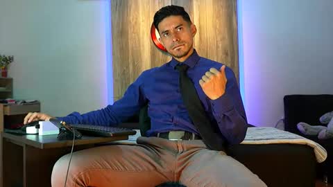 Andrew online show from December 4, 2025, 2:43 am