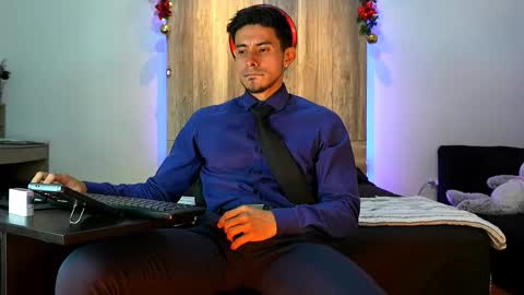 Andrew online show from December 18, 2025, 5:46 am