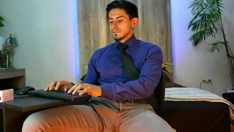 Andrew online show from May 19, 2026, 5:25 am