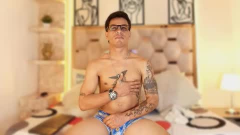 andrew_haalls online show from November 22, 2025, 1:04 am